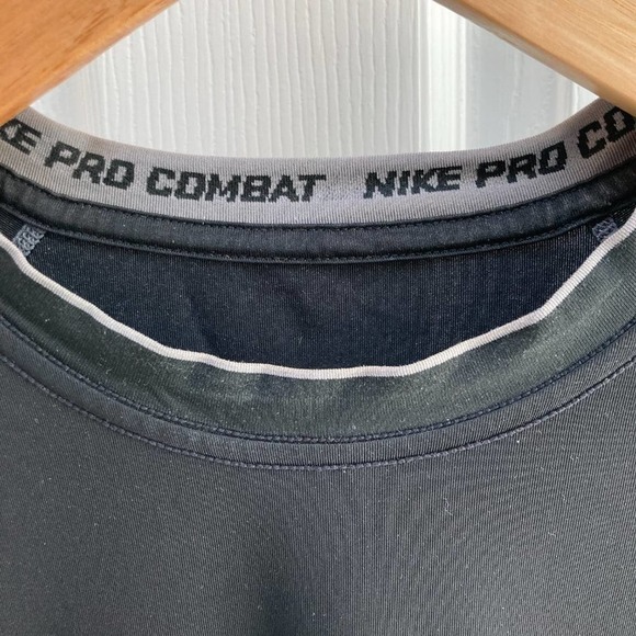 Nike Pro Combat Dri-Fit Fitted Long Sleeve Pullover Shirt Size Medium - Picture 3 of 7
